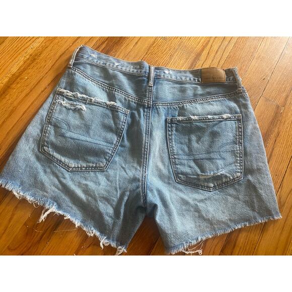 American Eagle 90s Boyfriend Jean Shorts Distressed Blue Size 6 Festival Cutoff - Picture 3 of 4